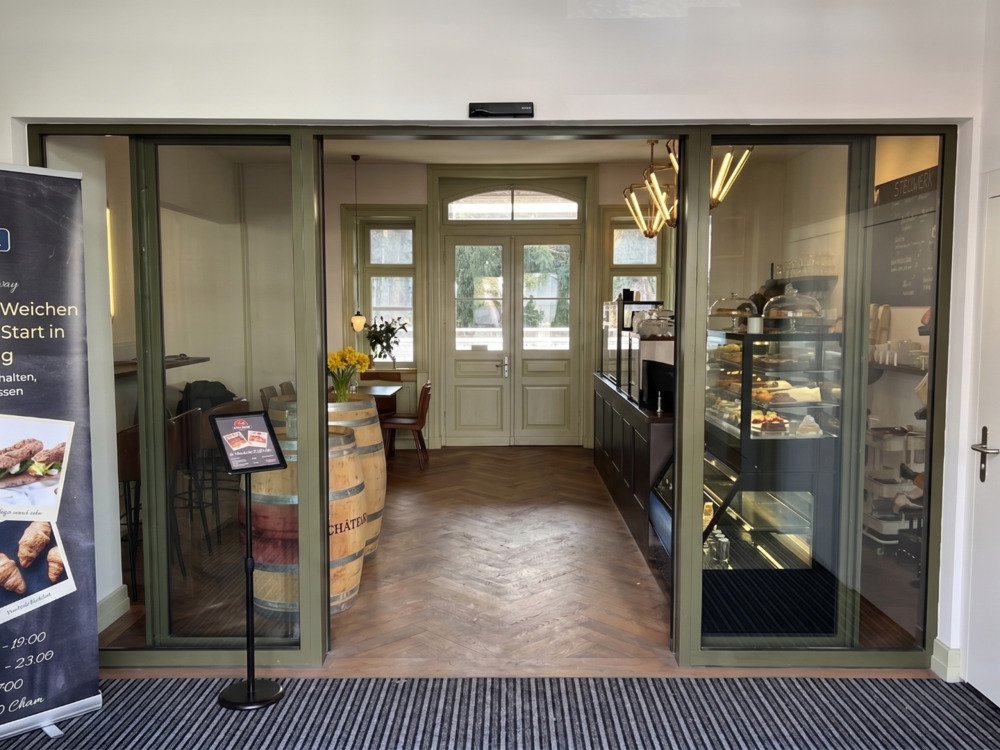 Schiebetürfront mit Break-Out EI30